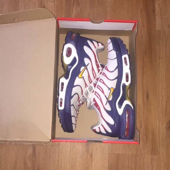 Air Max Plus - Picture 2 of 3